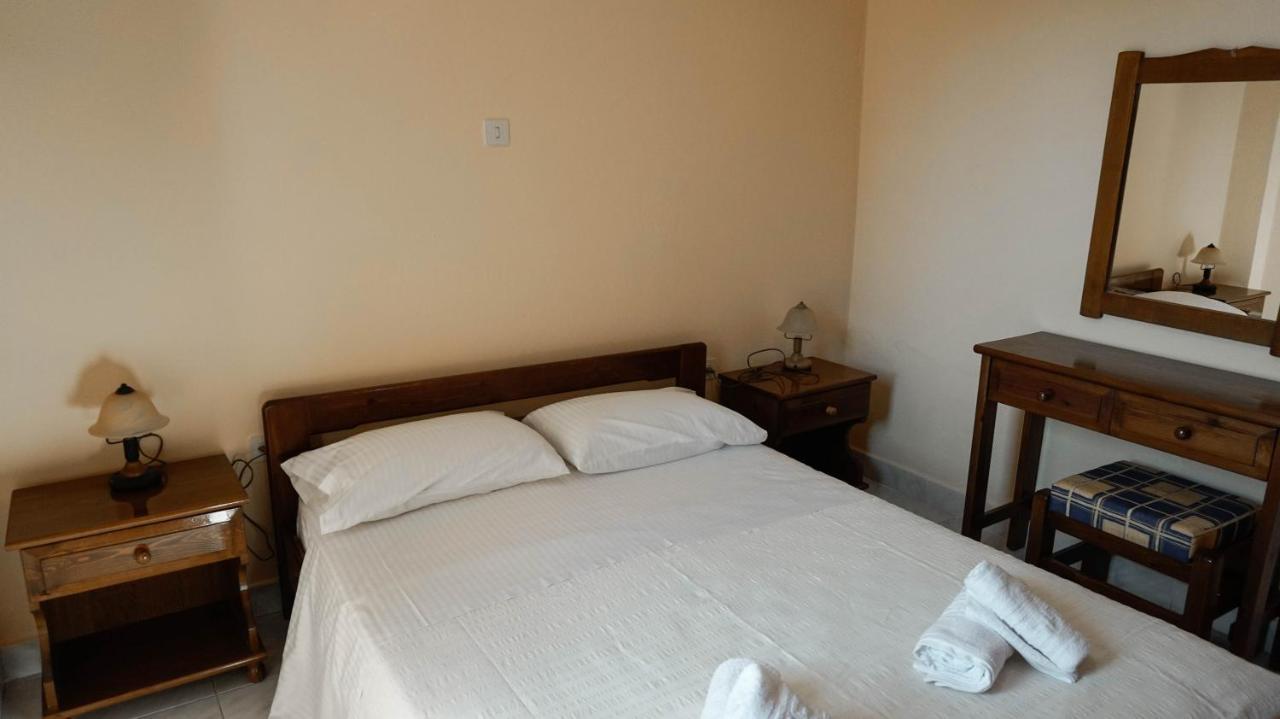 Soula Rooms Kini Eksteriør billede